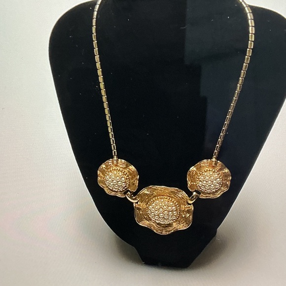 Jewelry - Gold Floral Statement Necklace - Women Jewelry